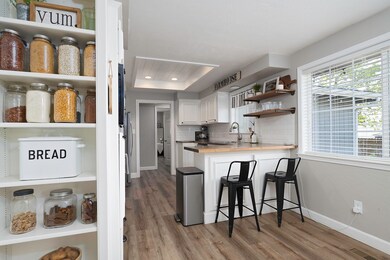 1011 Hermosa Dr, Central Point, OR 97502 - photo 5