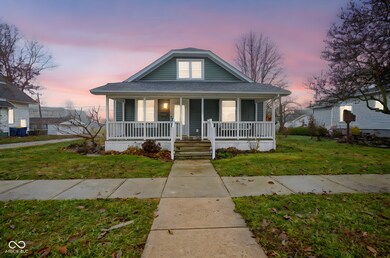 402 E 2nd St, Sheridan, IN 46069 - photo 2