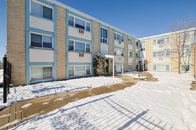 6850 Cermak Rd unit 1B, Berwyn, IL 60402 - photo 2