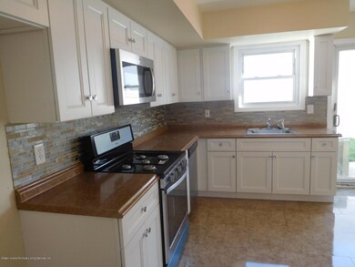 120 Blythe Place, Staten Island, NY 10306 - photo 4