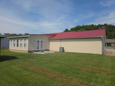 135 Roundhouse Cir, Georgetown, OH 45121 - photo 6