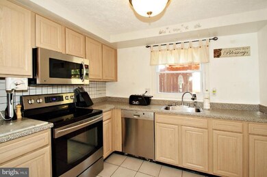 9215 Wilbur Ct, Columbia, MD 21046 - photo 4