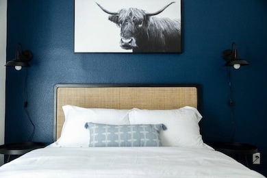 1224 Hyde Ct, Dallas, TX 75215 - photo 2