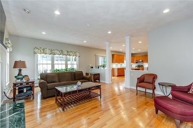 11 Raven Cir, Cranston, RI 02921 - photo 5