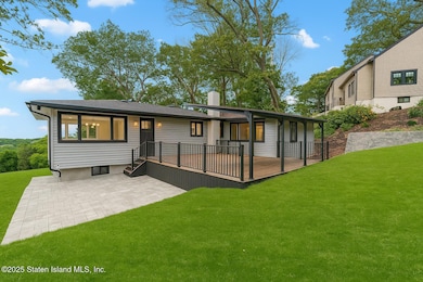 113 Longview Rd, Staten Island, NY 10304 - photo 3