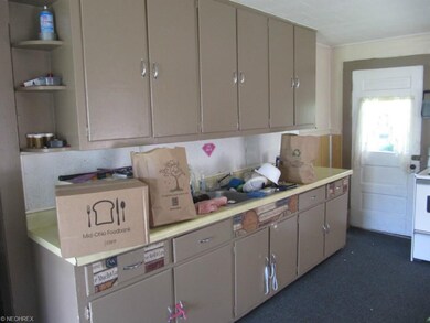 114 Walnut St, Coshocton, OH 43812 - photo 5