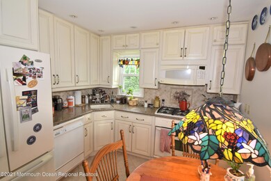 4 Bucknell Dr, Hazlet, NJ 07730 - photo 5
