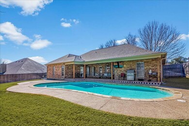 102 Woodrun Ct, Weatherford, TX 76087 - photo 3