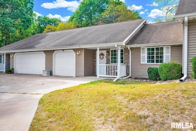 3005 N Molleck Dr, Peoria, IL 61604 - photo 2