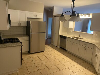 1741 Chesapeake Ln unit 1, Schaumburg, IL 60193 - photo 5