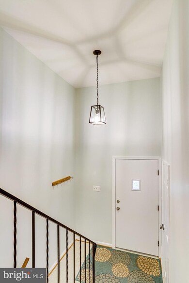 2428 Falls Place Ct, Falls Church, VA 22043 - photo 4