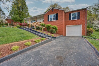 2107 Edgehill Cir, Johnson City, TN 37601 - photo 3