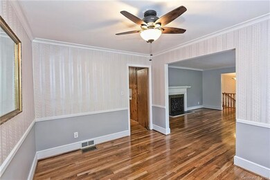 Great access to the Kitchen.