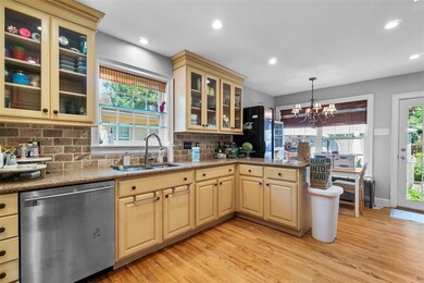 7223 E Mockingbird Ln, Dallas, TX 75214 - photo 7