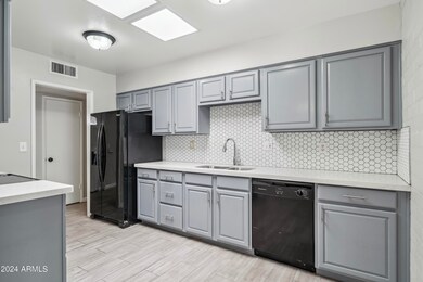 10619 W Hope Dr00017