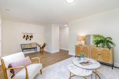 1723 Monterey Ct, Cincinnati, OH 45223 - photo 4