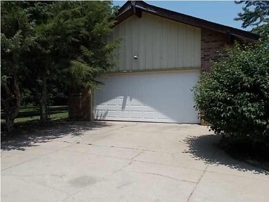 Nice 2 car Garage, with some extra space for Stora