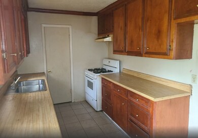 7722 Yoe St, Houston, TX 77016 - photo 4