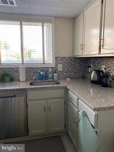 3262 Gleneagles Dr, Silver Spring, MD 20906 - photo 6