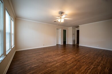 905 Grenshaw St unit A, Houston, TX 77088 - photo 3