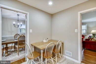 1902 Rampart Dr, Alexandria, VA 22308 - photo 4