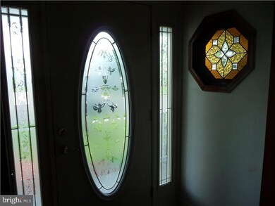 429 Musket Dr, Morrisville, PA 19067 - photo 2