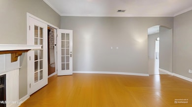 384-Moore-Crossing-Living-Room-Defurnish