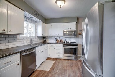 660 Dunn Ave, Oregon, WI 53575 - photo 3