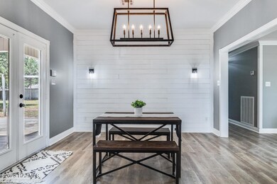 111 Henning Road-3
