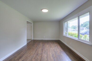 117 Whiteside St, Shelbyville, TN 37160 - photo 4