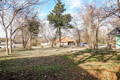 624 W Johnson St, Denison, TX 75020 - photo 4