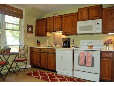 K1 Stonehedge Dr, South Burlington, VT 05403 - photo 7