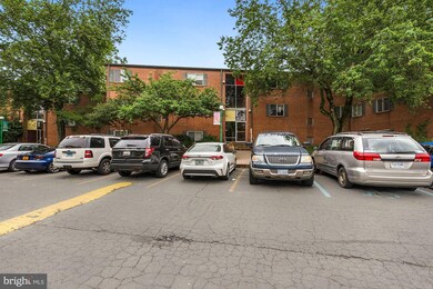 7495 Prince Charles Ct unit 8, Manassas, VA 20111 - photo 3