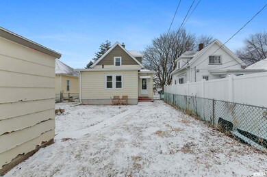 1922 3rd St, Moline, IL 61265 - photo 2
