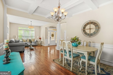 Dining room view to LR