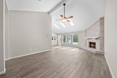 39 N Rain Forest Ct, Spring, TX 77380 - photo 4