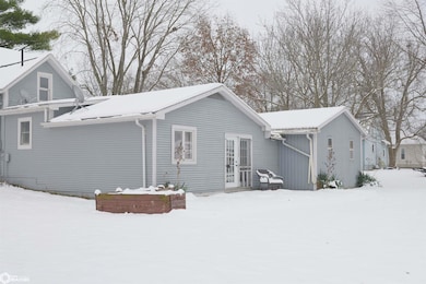 201 S Adams St, Olds, IA 52647 - photo 5