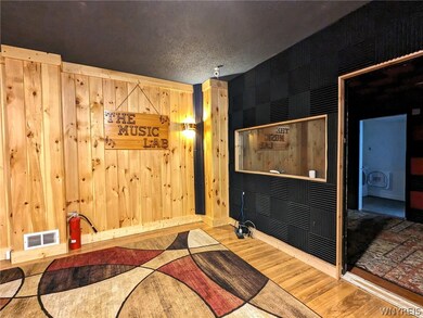 2502 Falls St, Niagara Falls, NY 14303 - photo 5