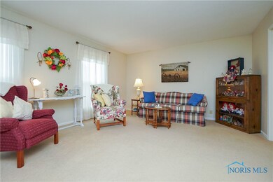 1208 Woodworth Dr, Findlay, OH 45840 - photo 6