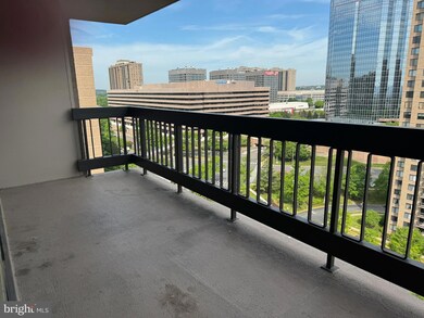 Skyline Plaza unit 1616S, Falls Church, VA 22041 - photo 4