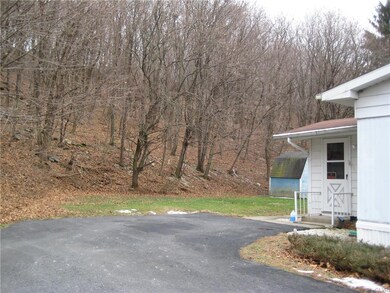 632 S Summit Rd, Bath, PA 18014 - photo 5