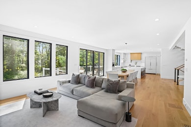 8 Holly Ln, Newtown, CT 06482 - photo 5