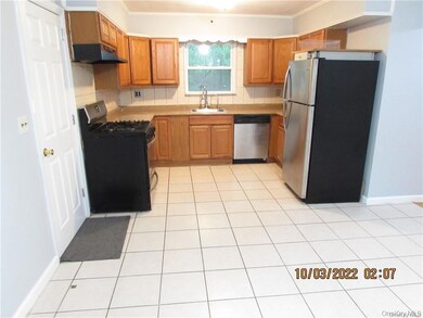 82 Laurel Place unit 1, Yonkers, NY 10704 - photo 4
