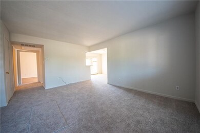 2075 Abundance Dr, Columbus, IN 47201 - photo 5