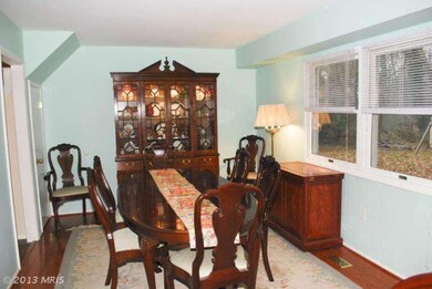 13141 Madonna Ln, Fairfax, VA 22033 - photo 7