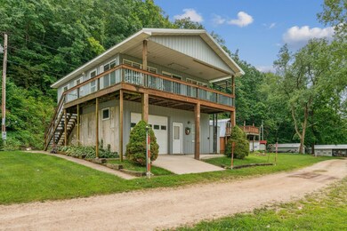 25552 Dawn Cir, Sherrill, IA 52073 - photo 4