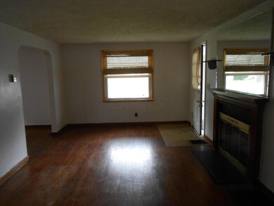 pic of livingroom 2
