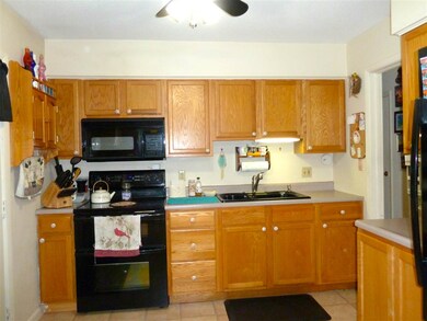 8 Brentwood Dr, Rutland, VT 05701 - photo 5