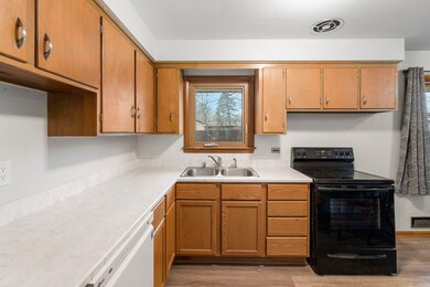 618 N Berwick Blvd, Waukegan, IL 60085 - photo 7