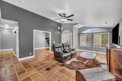 740 S Red Mountain Blvd unit 16, Ivins, UT 84738 - photo 4